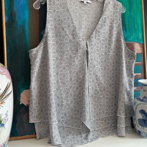 ALFRED SUNG Geometric Black and White Blouse - Picture 3 of 15